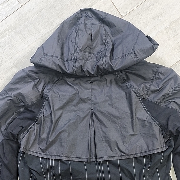 lululemon athletica Black Utility Jacket - Picture 6 of 9